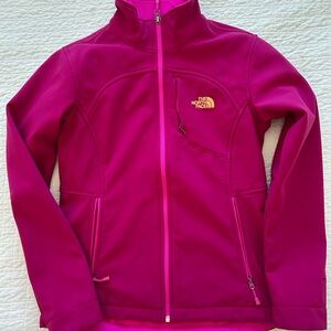 Women’s Size M North Face Apex Bionic Windwall soft shell jacket in fuchsia pink